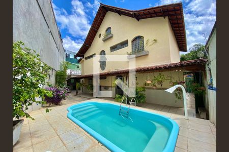 Casa à venda com 5 quartos, 380m² em Ouro Preto, Belo Horizonte