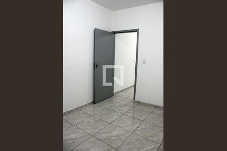 Quarto de casa para alugar com 1 quarto, 35m² em Taboão, Diadema