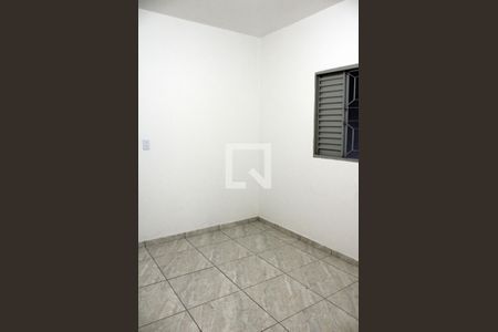 Quarto de casa para alugar com 1 quarto, 35m² em Taboão, Diadema