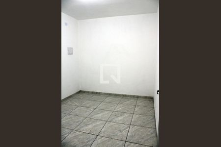 Quarto de casa para alugar com 1 quarto, 35m² em Taboão, Diadema