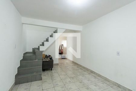 Sala de casa à venda com 2 quartos, 80m² em Vila Carmosina, São Paulo