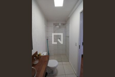 Banheiro de kitnet/studio para alugar com 1 quarto, 25m² em Jardim Bonfiglioli, São Paulo