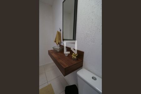 Banheiro de kitnet/studio para alugar com 1 quarto, 25m² em Jardim Bonfiglioli, São Paulo