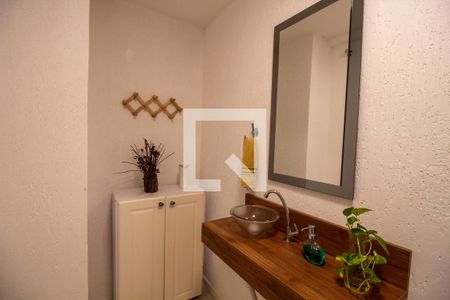 Banheiro de kitnet/studio para alugar com 1 quarto, 25m² em Jardim Bonfiglioli, São Paulo