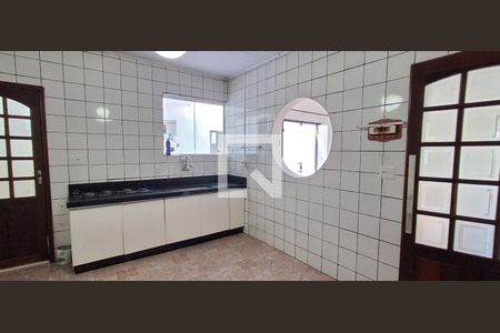 Casa para alugar com 306m², 3 quartos e 3 vagas Casa para alugar com 306m², 3 quartos e 3 vagasCozinha