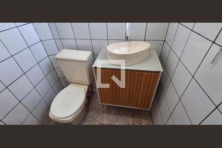 Casa para alugar com 306m², 3 quartos e 3 vagas Casa para alugar com 306m², 3 quartos e 3 vagasBanheiro Social