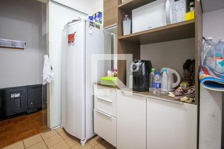 Cozinha de apartamento à venda com 1 quarto, 38m² em Santo Antônio, Porto Alegre