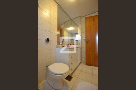 Banheiro da Suíte de apartamento à venda com 3 quartos, 238m² em Menino Deus, Porto Alegre