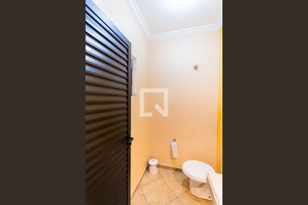 Casa à venda com 259m², 3 quartos e 5 vagas Casa à venda com 259m², 3 quartos e 5 vagasBanheiro de Serviço