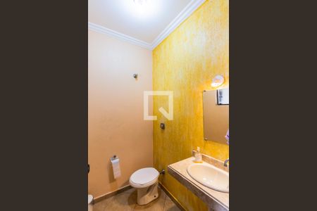 Casa à venda com 259m², 3 quartos e 5 vagas Casa à venda com 259m², 3 quartos e 5 vagasBanheiro de Serviço