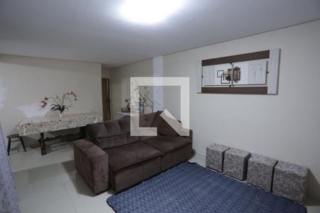 Sala de casa para alugar com 2 quartos, 120m² em Jardim Santa Maria, São Paulo