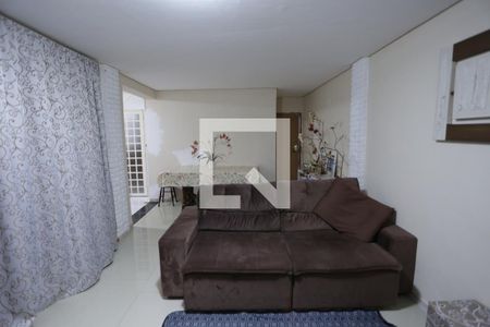 Sala de casa para alugar com 2 quartos, 120m² em Jardim Santa Maria, São Paulo