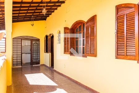 Varanda de casa à venda com 2 quartos, 100m² em Jardim Leblon, Belo Horizonte