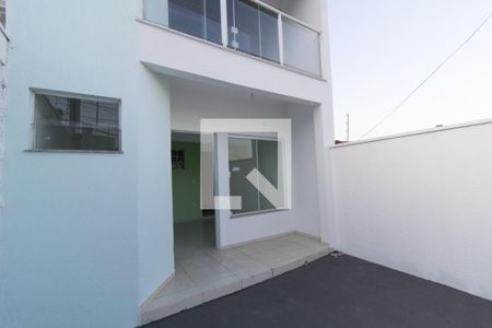 Casa para alugar com 177m², 2 quartos e 2 vagas Casa para alugar com 177m², 2 quartos e 2 vagasGaragem