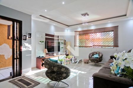 Sala de casa à venda com 3 quartos, 232m² em Vila Cruz das Almas, São Paulo