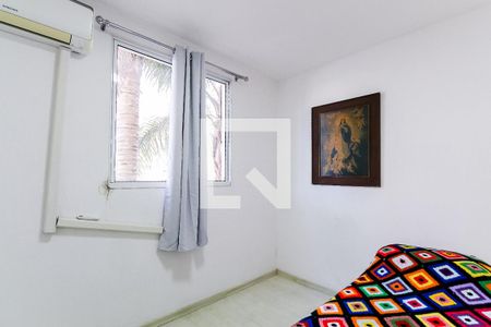 Quarto de apartamento à venda com 2 quartos, 48m² em Costa E Silva, Porto Alegre