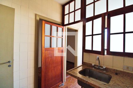 Apartamento para alugar com 258m², 3 quartos e 1 vaga Apartamento para alugar com 258m², 3 quartos e 1 vagaÁrea de Serviço