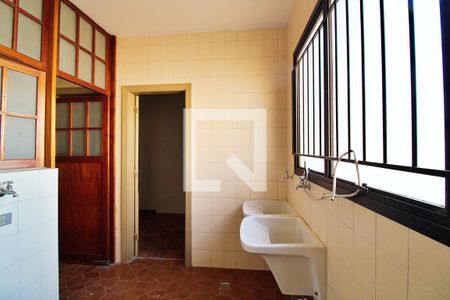 Apartamento para alugar com 258m², 3 quartos e 1 vaga Apartamento para alugar com 258m², 3 quartos e 1 vagaÁrea de Serviço