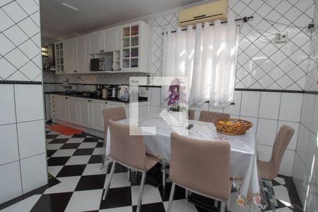 Casa para alugar com 600m², 3 quartos e 4 vagas Casa para alugar com 600m², 3 quartos e 4 vagasCozinha