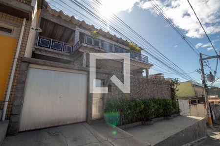 Casa para alugar com 600m², 3 quartos e 4 vagas Casa para alugar com 600m², 3 quartos e 4 vagasFachada