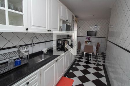 Casa para alugar com 600m², 3 quartos e 4 vagas Casa para alugar com 600m², 3 quartos e 4 vagasCozinha