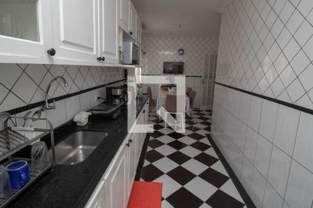 Casa para alugar com 600m², 3 quartos e 4 vagas Casa para alugar com 600m², 3 quartos e 4 vagasCozinha