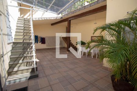 Casa para alugar com 600m², 3 quartos e 4 vagas Casa para alugar com 600m², 3 quartos e 4 vagasQuintal