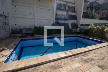 Casa para alugar com 600m², 3 quartos e 4 vagas Casa para alugar com 600m², 3 quartos e 4 vagasPiscina