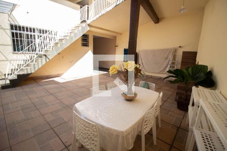 Casa para alugar com 600m², 3 quartos e 4 vagas Casa para alugar com 600m², 3 quartos e 4 vagasQuintal