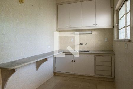 Casa à venda com 240m², 4 quartos e 4 vagas Casa à venda com 240m², 4 quartos e 4 vagasCozinha