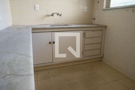 Casa à venda com 240m², 4 quartos e 4 vagas Casa à venda com 240m², 4 quartos e 4 vagasCozinha