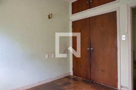 Casa à venda com 240m², 4 quartos e 4 vagas Casa à venda com 240m², 4 quartos e 4 vagasQuarto 2