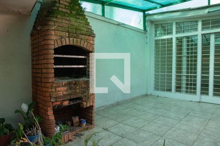 Casa à venda com 240m², 4 quartos e 4 vagas Casa à venda com 240m², 4 quartos e 4 vagasChurrasqueira