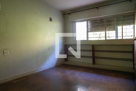 Casa à venda com 240m², 4 quartos e 4 vagas Casa à venda com 240m², 4 quartos e 4 vagasQuarto 3