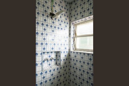 Casa à venda com 240m², 4 quartos e 4 vagas Casa à venda com 240m², 4 quartos e 4 vagasBanheiro