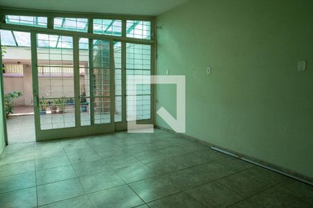 Casa à venda com 240m², 4 quartos e 4 vagas Casa à venda com 240m², 4 quartos e 4 vagasSalao de Festa