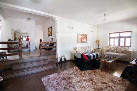 Sala de casa para alugar com 3 quartos, 150m² em Centro, Betim