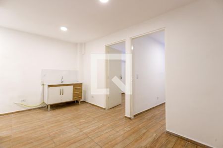 Sala e Cozinha de apartamento para alugar com 2 quartos, 32m² em Vila Mazzei, São Paulo