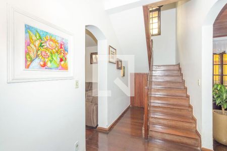 Casa à venda com 4 quartos, 600m² em Santa Cruz, Belo Horizonte