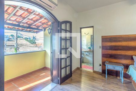 Casa à venda com 4 quartos, 600m² em Santa Cruz, Belo Horizonte