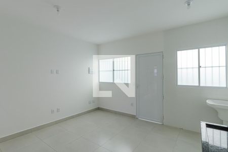 Sala e Cozinha  de apartamento para alugar com 1 quarto, 32m² em Vila Santo Estefano, São Paulo