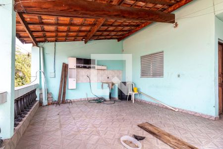 Casa à venda com 250m², 8 quartos e 2 vagas Casa à venda com 250m², 8 quartos e 2 vagasVaranda e Área de Serviço