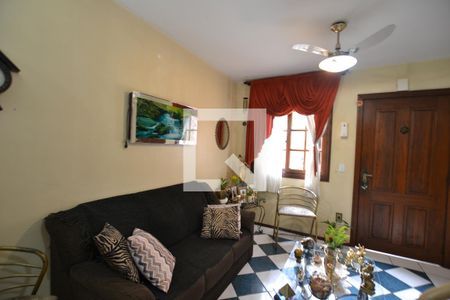 Sala de casa de condomínio à venda com 3 quartos, 100m² em Camaquã, Porto Alegre