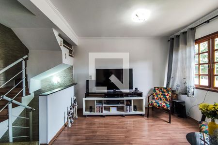 Sala de casa para alugar com 2 quartos, 150m² em Jardim Maria Duarte, São Paulo