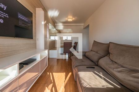 Sala de apartamento para alugar com 3 quartos, 76m² em Jardim Tupanci, Barueri