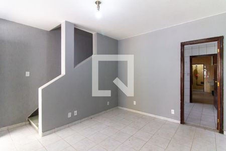 Sala de casa para alugar com 5 quartos, 200m² em Vila Ribeiro de Barros, São Paulo