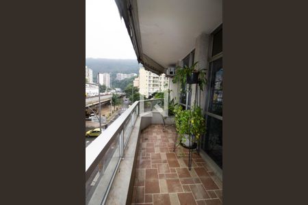 Corredor de apartamento para alugar com 2 quartos, 100m² em Laranjeiras, Rio de Janeiro