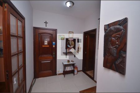 Hall de Entrada de casa à venda com 4 quartos, 300m² em Badu, Niterói