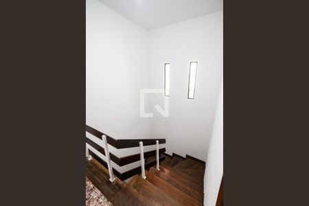 Escada de casa para alugar com 3 quartos, 168m² em Vila Lutécia, Santo André