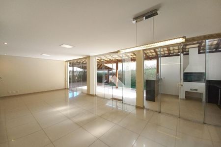 Sala de casa de condomínio à venda com 3 quartos, 450m² em Garças, Belo Horizonte